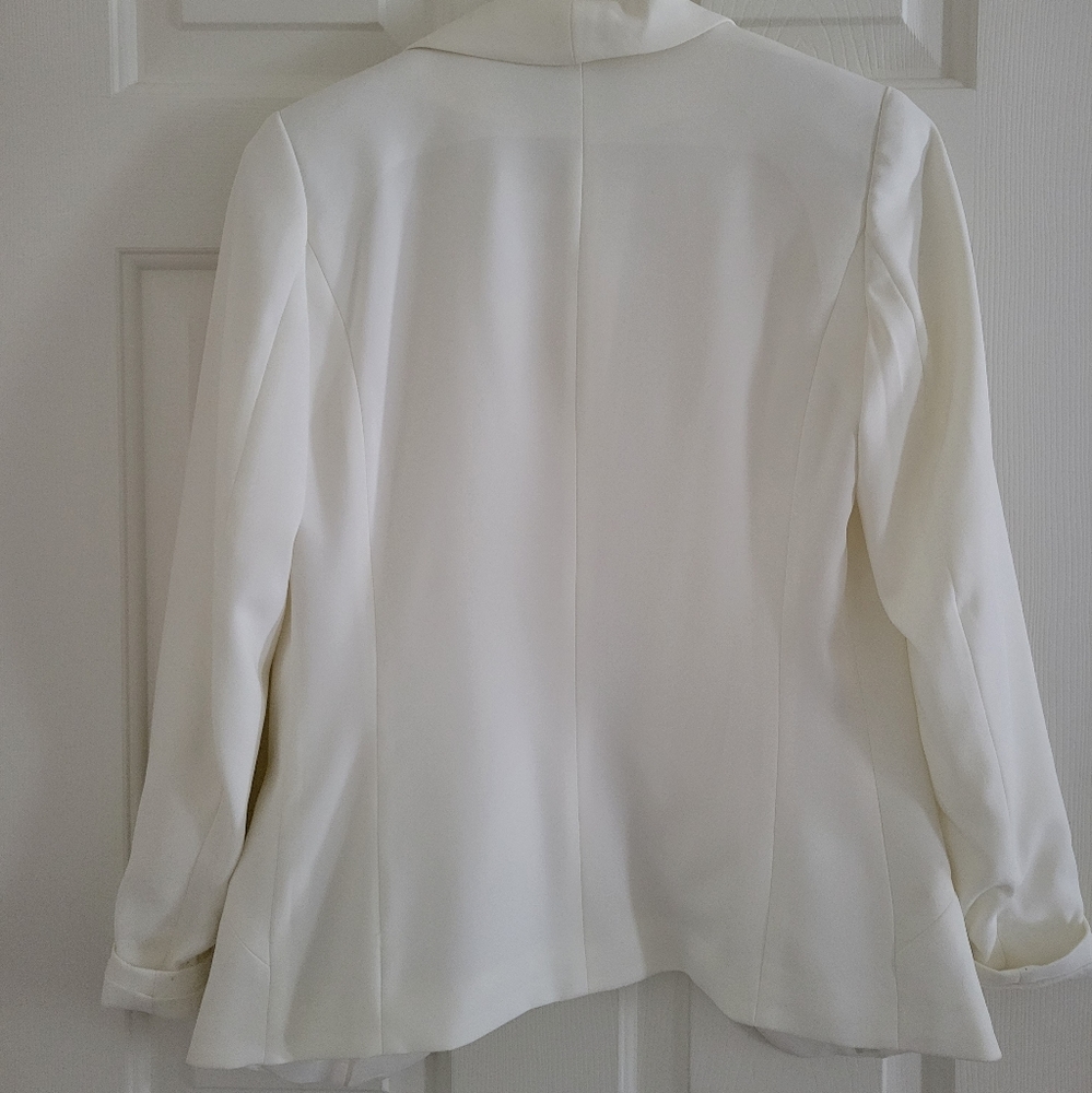 Blazer - Picture 3 of 3